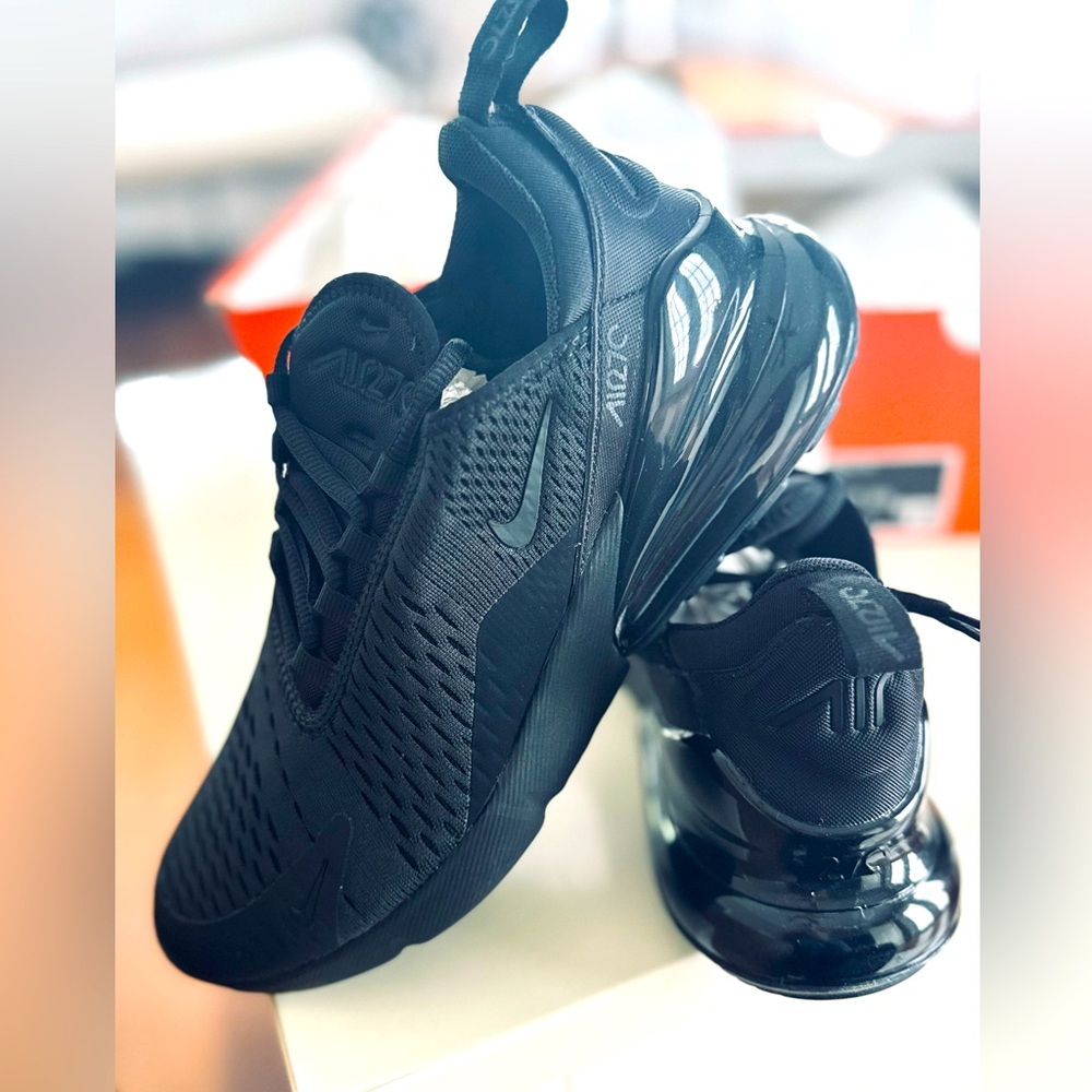 Nike Air Max 270 Triple Woman’s Black Sneakers